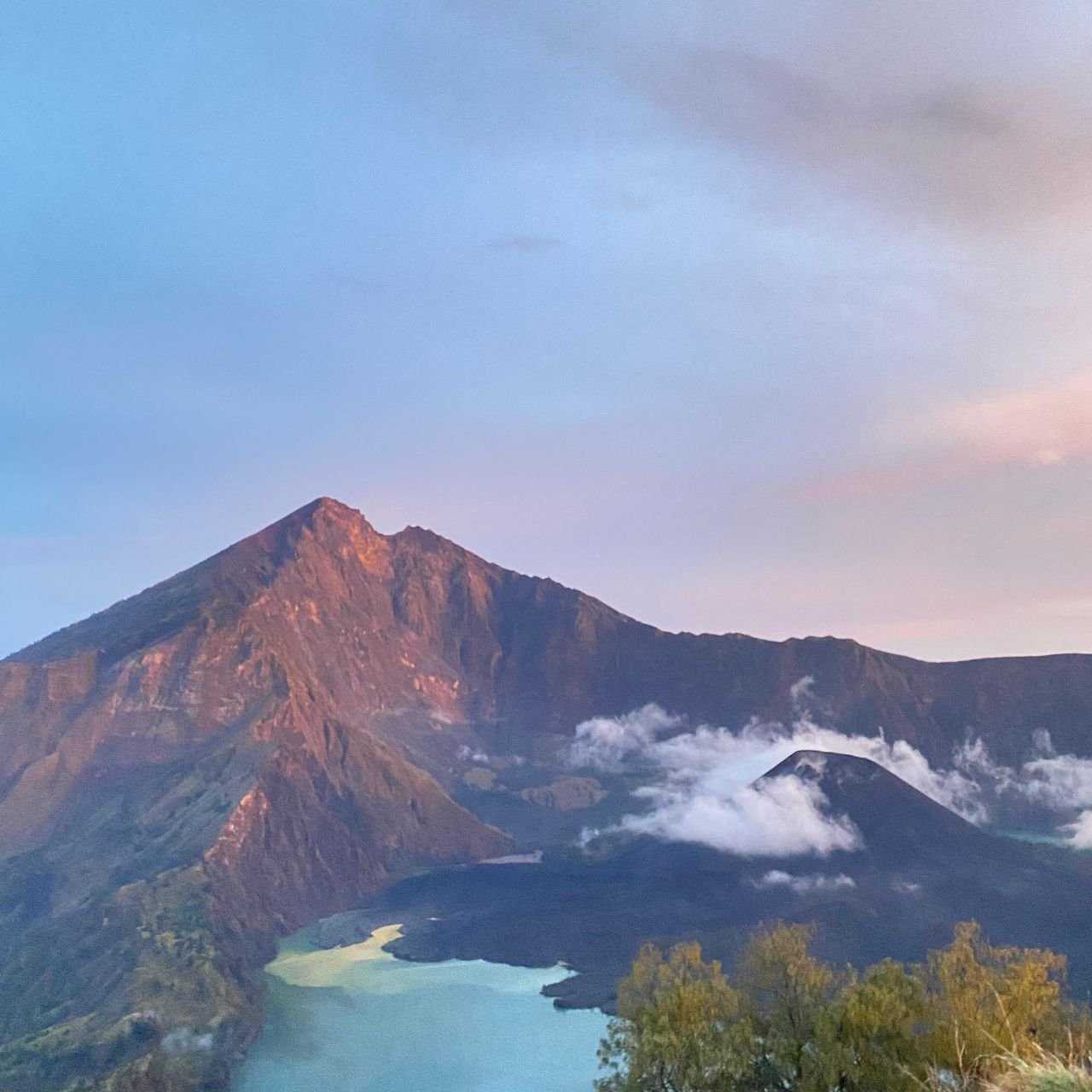 The Best of Senaru: 3D2N Waterfalls & Mount Rinjani Trek